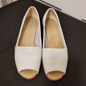 Aerosoles Sprig Break white leather Peep toe sandals size 8